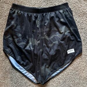 Thigh hugger shorts black camo